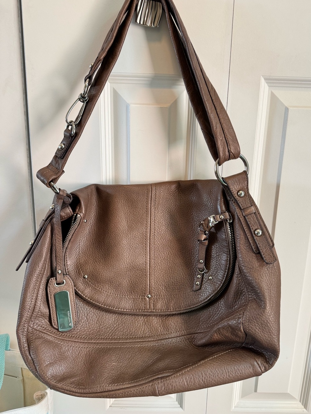 B makowsky Classic Brown Leather Shoulder Bag